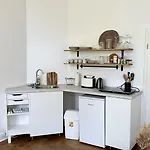 Frauenapartment Schoenes Apartment Mit Balkon Am Bergpark Wilhelmshoehe